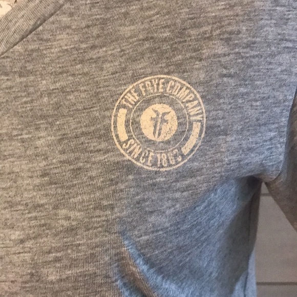 *🆕 Frye Gray Vneck Top XS - Picture 3 of 5